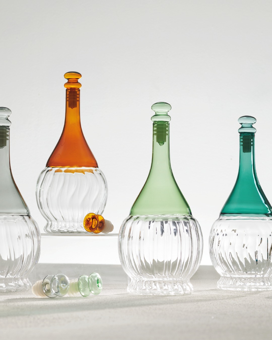 flacon en verre Flacon En Verre Bicolore, Dim.11X24,5H, BRANDANI – Image 1