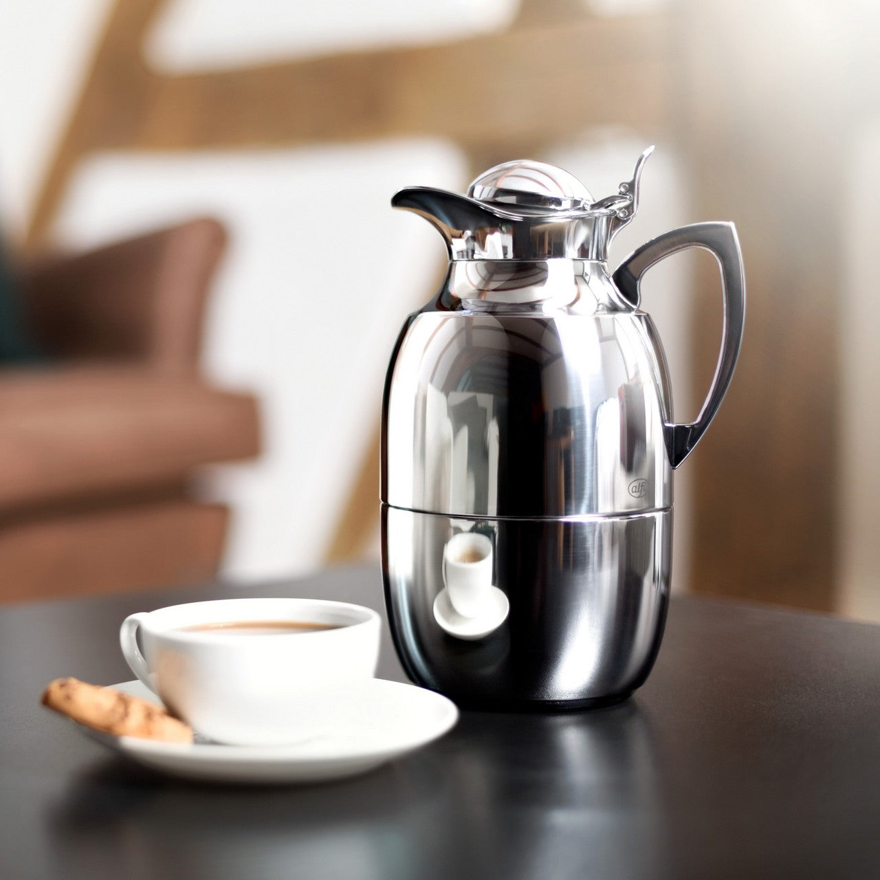 alfi-1918000100-juwel-isolierkanne-chrome-plated-1000ml-m1 Carafe Isotherme "JUWEL", Design ICON ,ALFI – Image 1